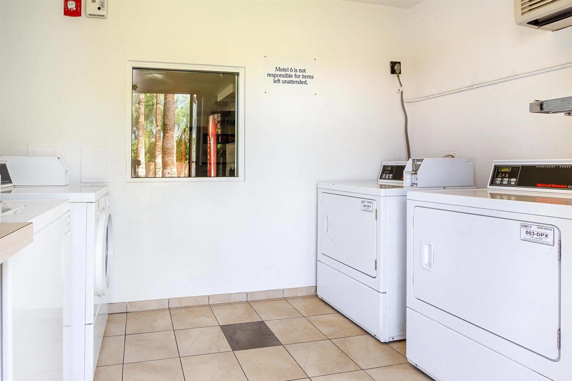 Motel 6 Mesa North Zewnętrze zdjęcie